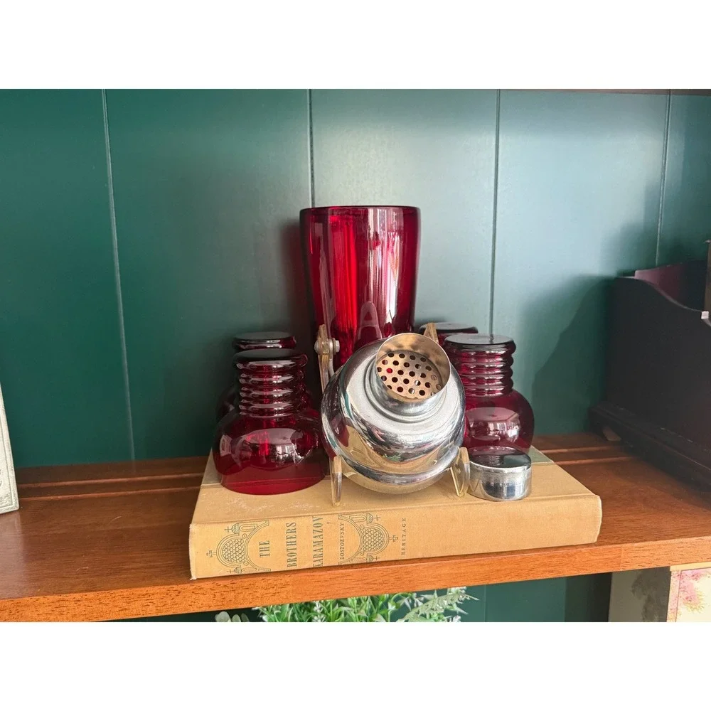 Vintage Art Deco Ruby Red Glass Cocktail Shaker Set‎ with 4 Ribbed Glasses 5pc